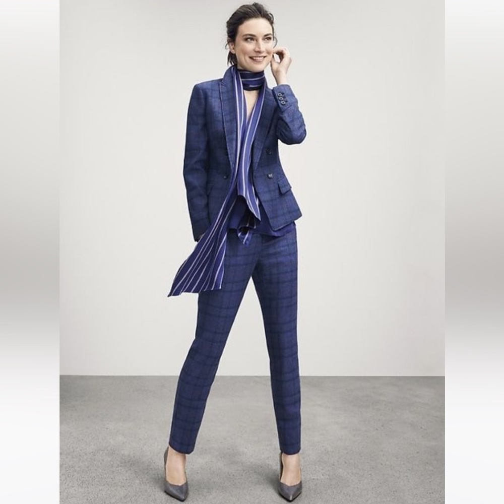 SOLD - Banana Republic business suit
